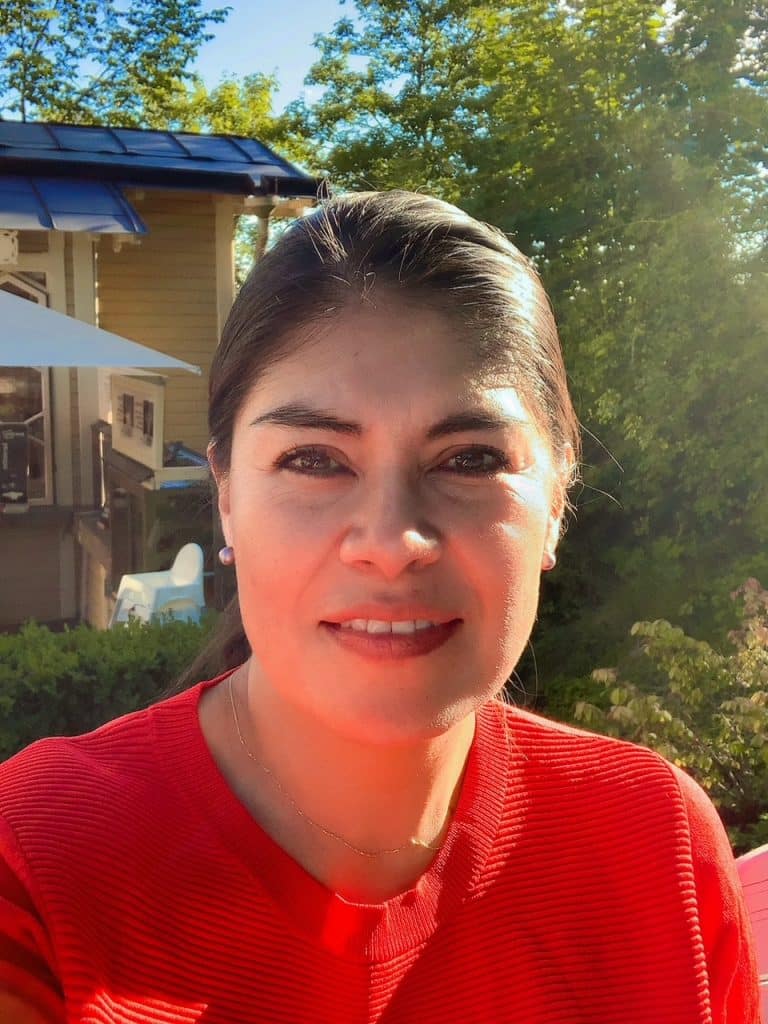 Julieta, fundadora de Barniture, diseña muebles a medida en CDMX desde Estocolmo